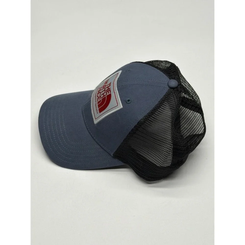 The North Face Embroidered Logo Trucker Hat Cap‎ 